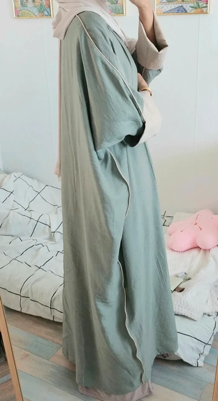 Abaya vert d'eau Jennah boutique NEUVE avec étiquette jamais porté - photo numéro 6