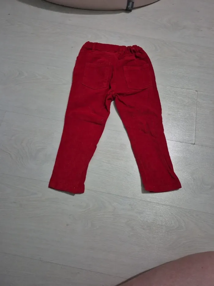 Jean rouge 23M - photo numéro 4