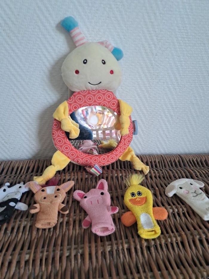 Peluche miroir voiture + 5 marionnettes a doigts - photo numéro 3