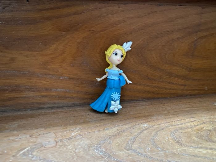 Figurine Elsa la reine des neiges