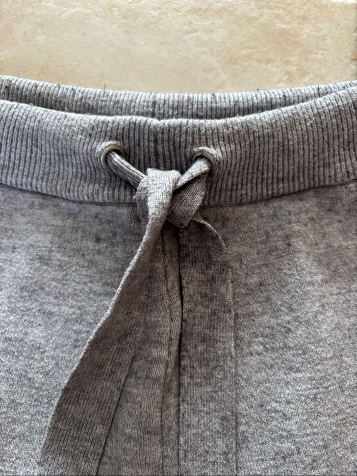 Jogging gris - photo numéro 3