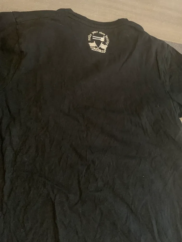 Tee shirt noir - photo numéro 3