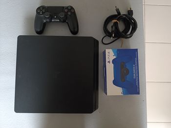 Playstation 4 slim