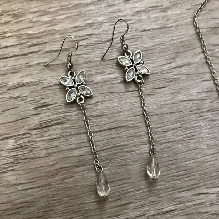 Parure collier et boucles d’oreilles neuf - photo numéro 2