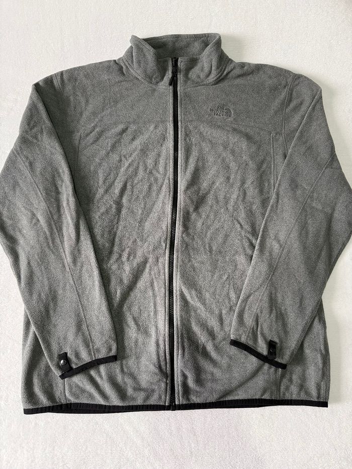 Veste polaire grise The north face pour homme taille XL en très bon état - photo numéro 2