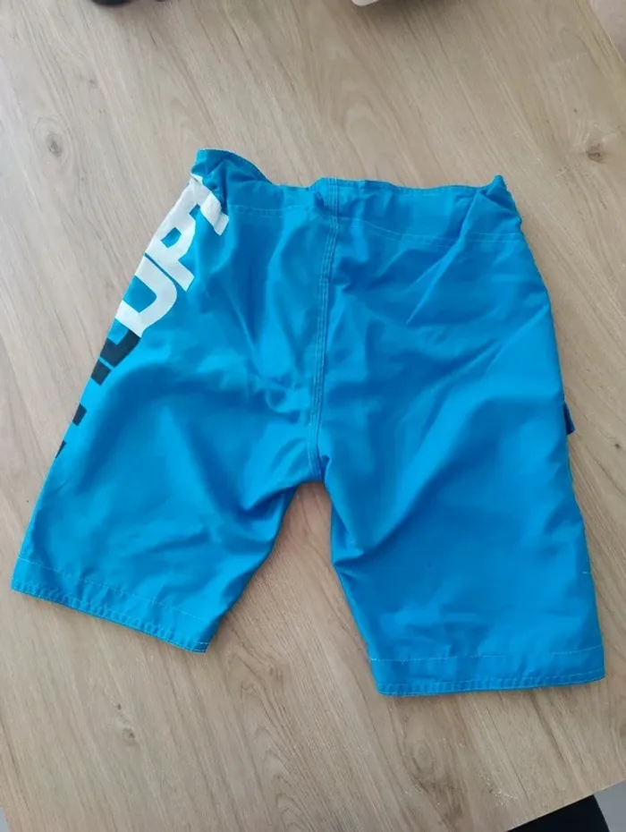 Short de bain 10 ans Neuf - photo numéro 2