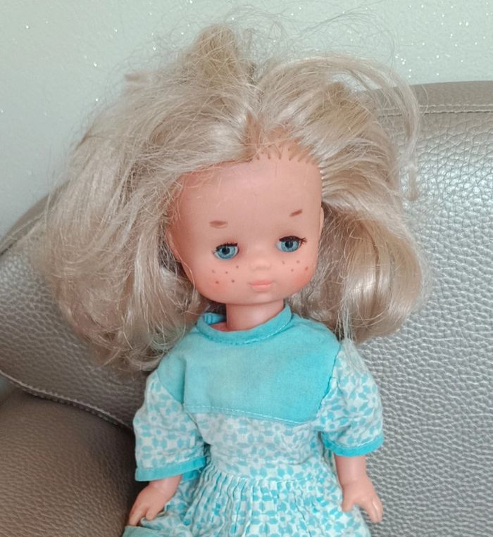 Poupée famosa lesly de famosa