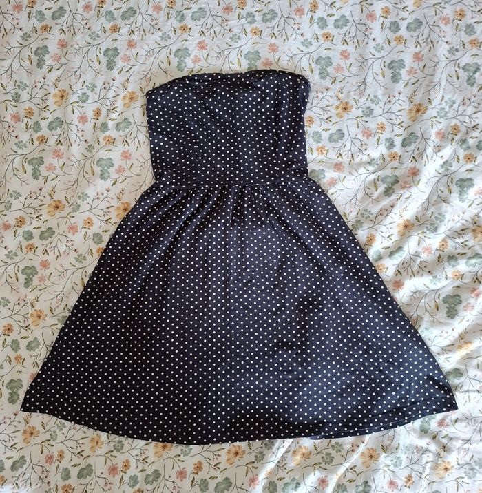 Robe bleue marine à poids blanc