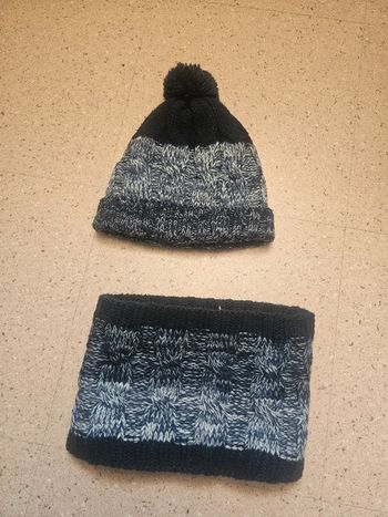 Bonnet et tour de cou