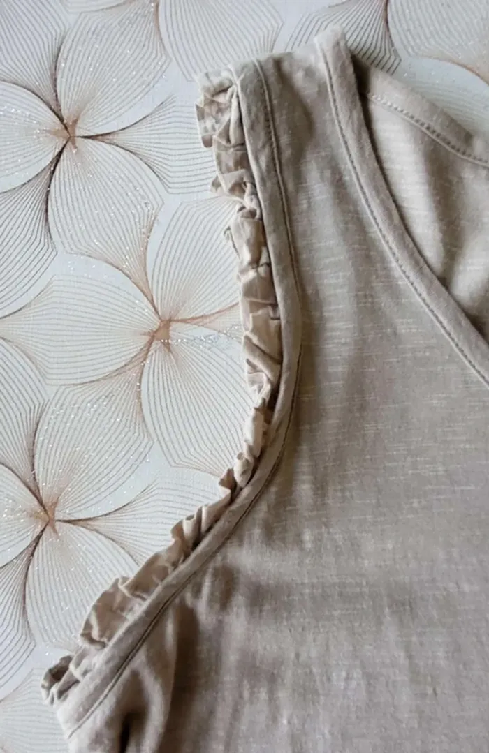 Débardeur  beige  femme  taille  42/44  Influx  très  bon  état  style 2010 - photo numéro 2