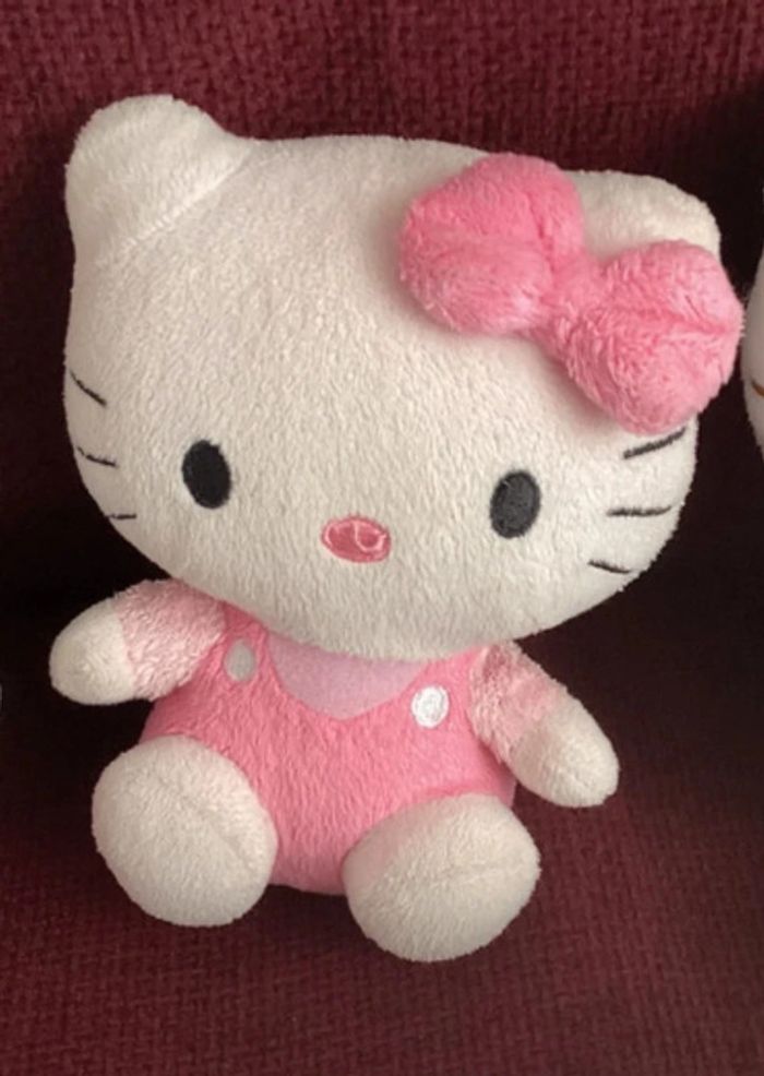 Doudou hello kitty peluche