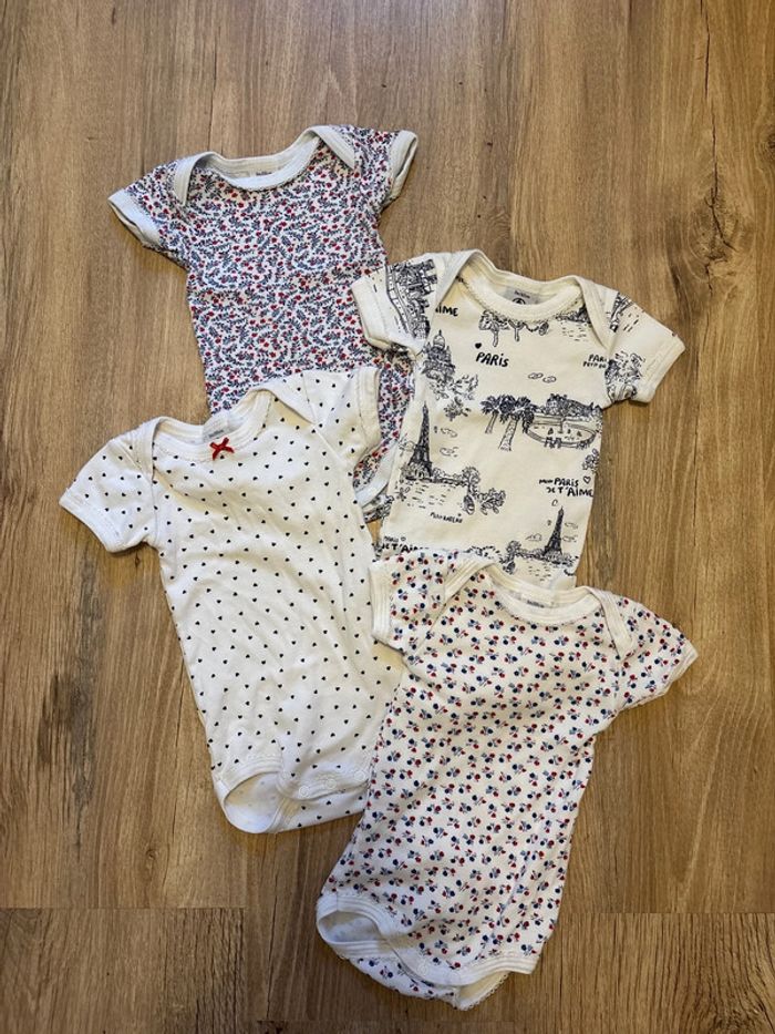 Lot 4 bodies manches courtes 3 mois Petit Bateau
