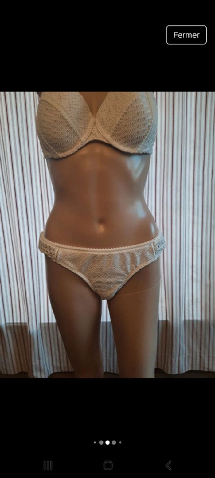 Bikini Hunkemöller haut fr/Es 95B bas L
doublé - photo numéro 5