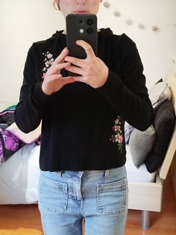 Sweat à capuche noir fleuri taille XS