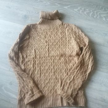 🌸Pull beige torsadé col roulé Taille 38 🌸