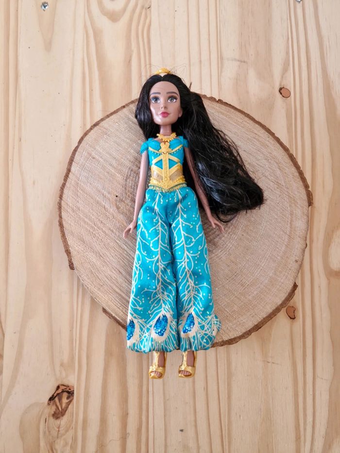 Poupée disney jasmine musicale