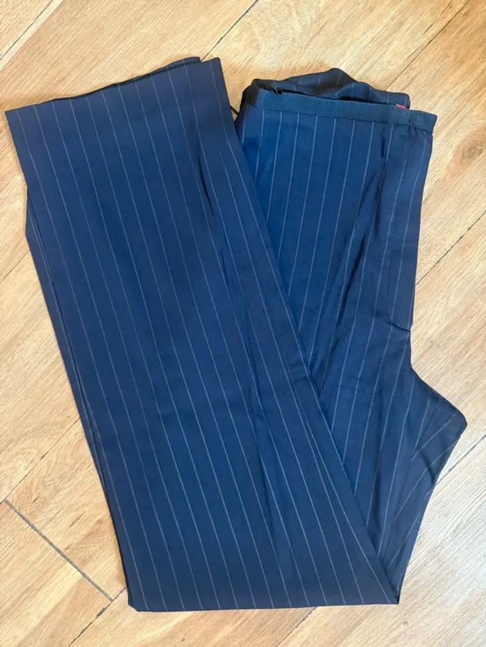 Pantalon Alain Manoukian – Taille 38 – Bleu marine rayé blanc - photo numéro 4