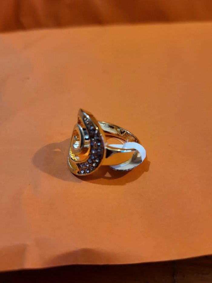 Bague spirale Doré et Strass - photo numéro 4
