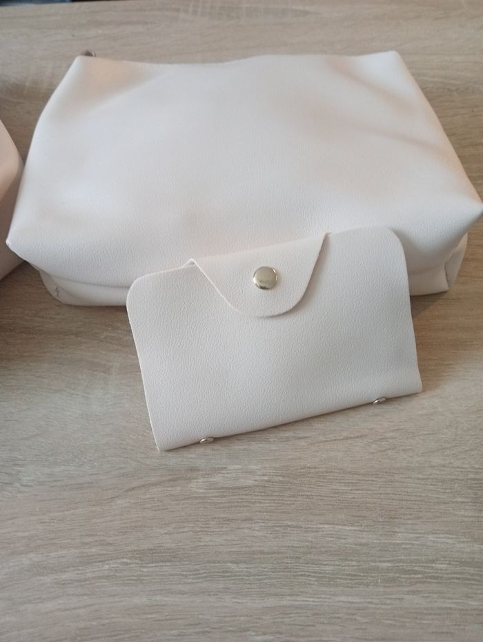 Bonjour vends sac à main neuf - photo numéro 2