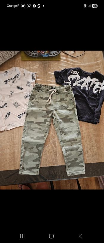 Lot tee shirt pantalon