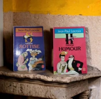 S comme sottise, H comme humour