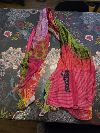 Foulard desigual