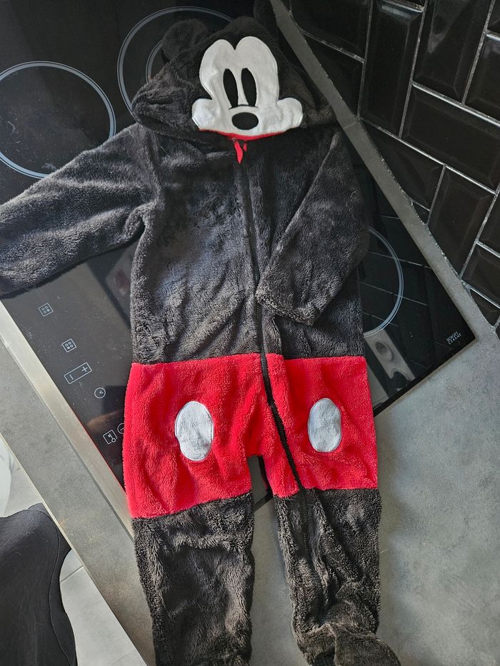 Combinaison mickey chaude