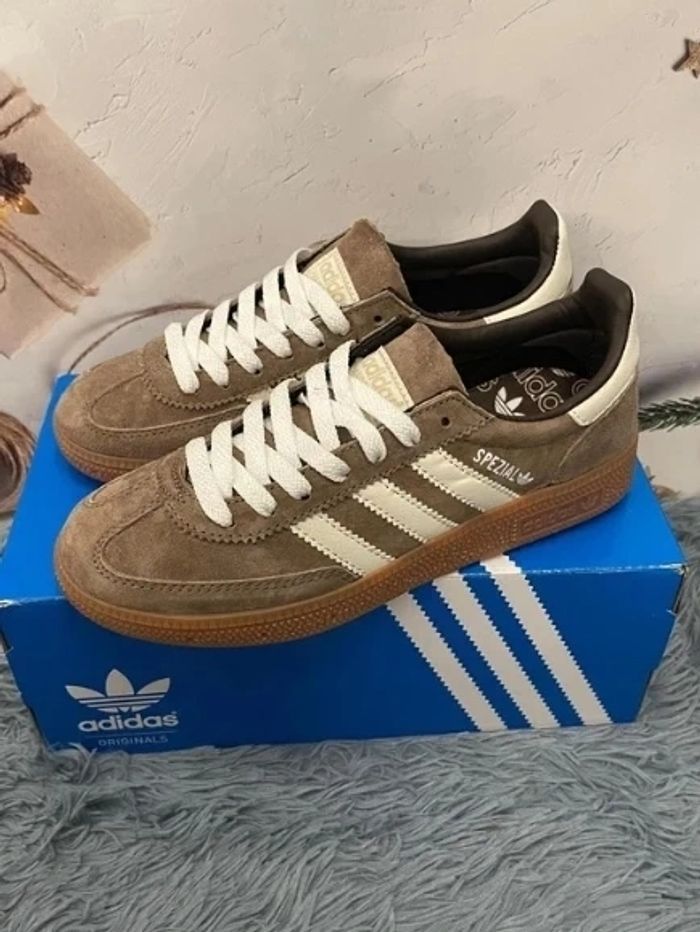 Adidas handball spezial Taille 41 - photo numéro 2