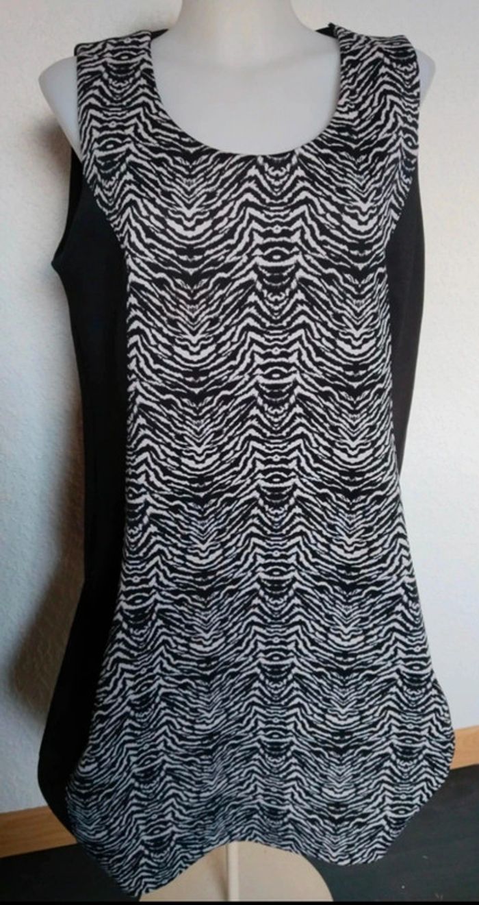 Jolie robe femme taille 46