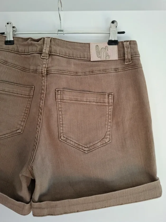 Short en jean kaki - 38 - excellent état - photo numéro 4