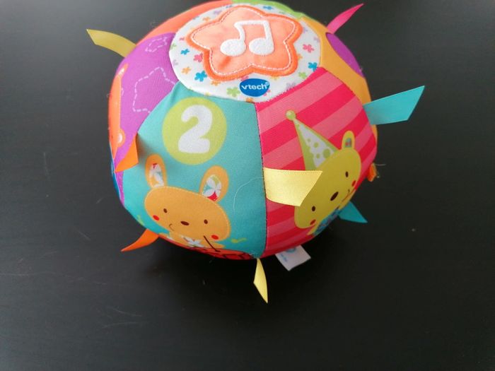 Balle jeu éveil bébé fille garçon ruban