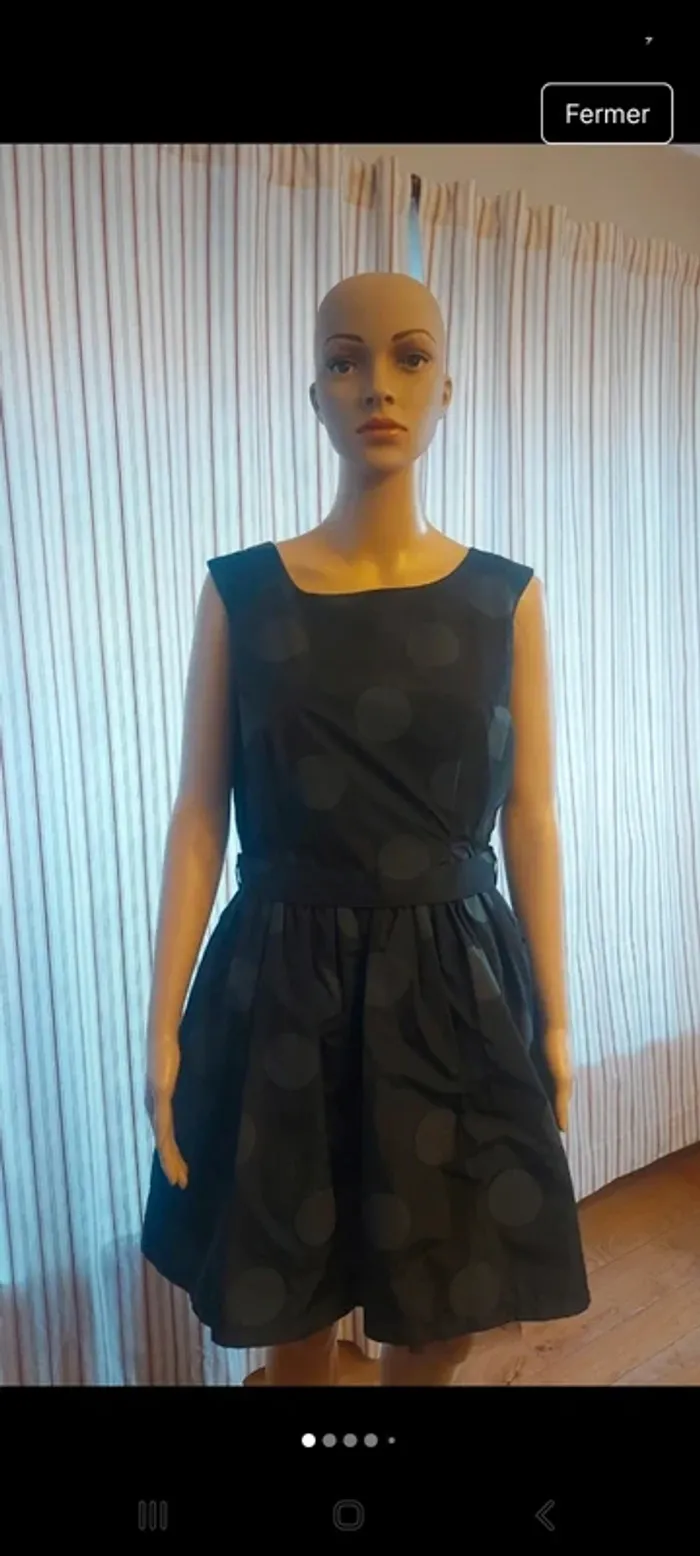 Robe Naf Naf noire avec jupon fr42 parfait état
