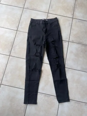 Pantalon skinny à trou