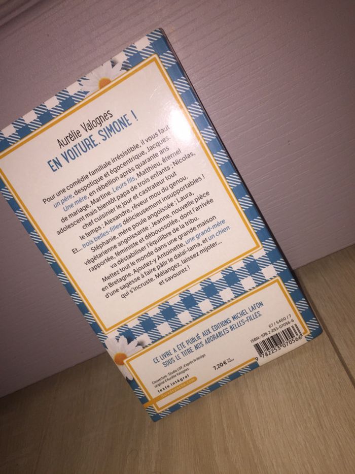 Livre 📕 En voiture Simone le livre de poche 3euros - photo numéro 3