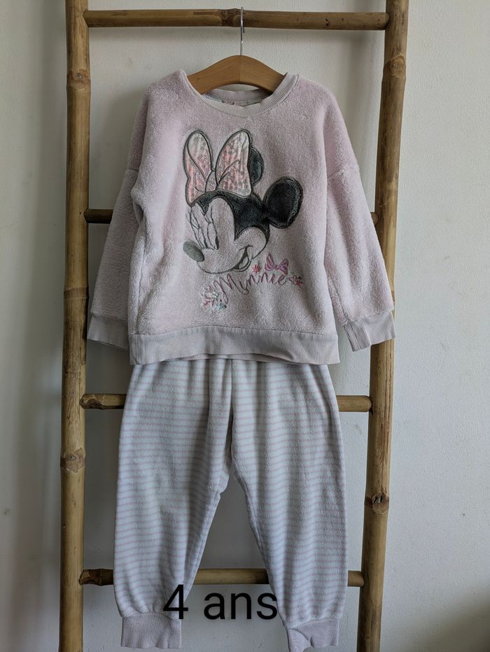 Pyjama Minnie Disney Store