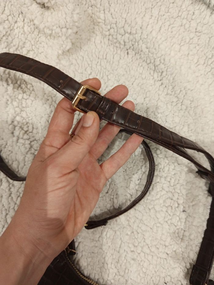 🔝 Petit sac à bandoulière sac à main Primark effet croco marron et doré en PVC et polyester - photo numéro 8