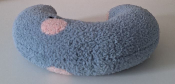 Coussin de voyage bleu pour la nuque - photo numéro 3