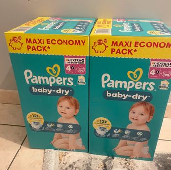Deux carton maxi economy couche Pampers taille 4 plus