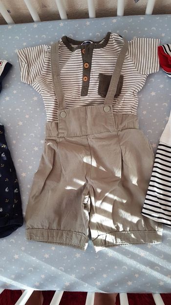 Ensemble combinaison short avec t shirt 12 mois