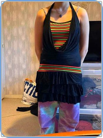 Robe  très  courte colorée  taille 38