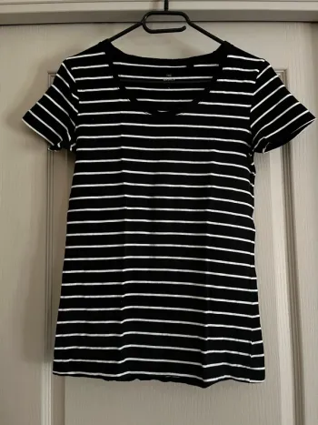 Teeshirt noir rayé blanc C&A