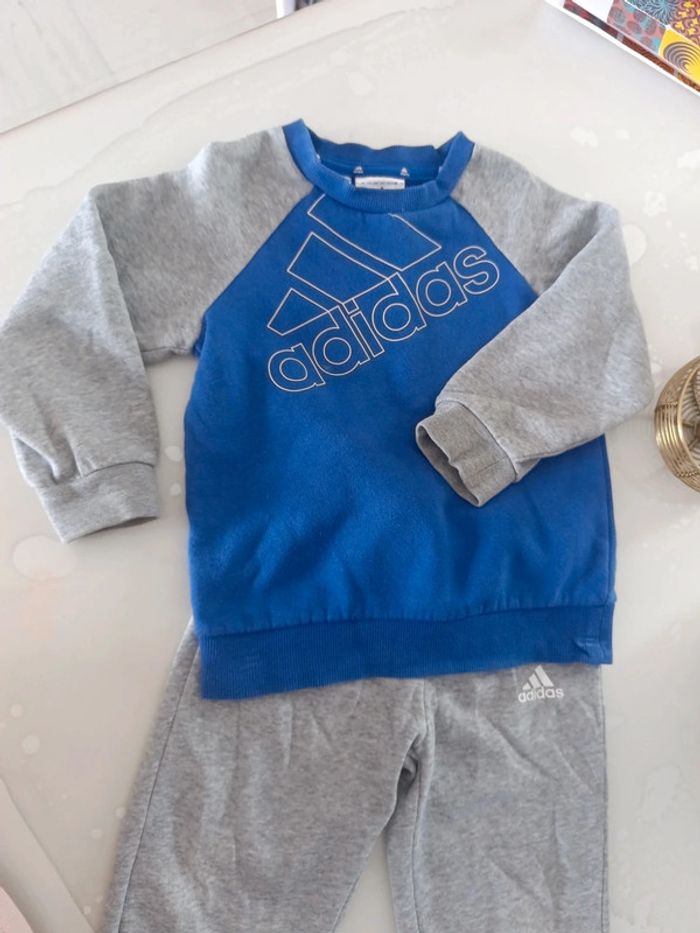 Survêtement adidas bleu et gris 18/24mois - photo numéro 2