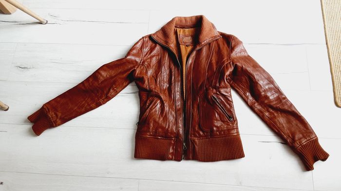 Vêtement femme veste blouson en cuir marron Le temps des Cerises taille S - photo numéro 2