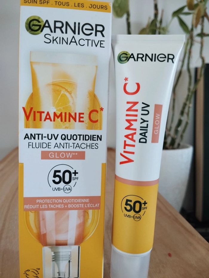 Fluide anti taches anti UV quotidien vitamine C glow