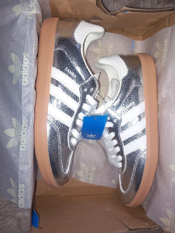 Baskets Adidas Samba Argentées pointure 38 - photo numéro 5