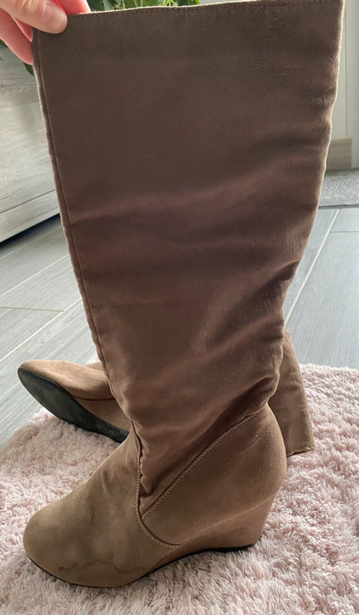 Bottes à talon compensées en daim taille 37 - photo numéro 2