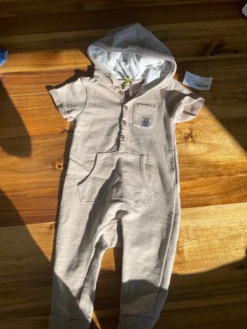 Combinaison à capuche