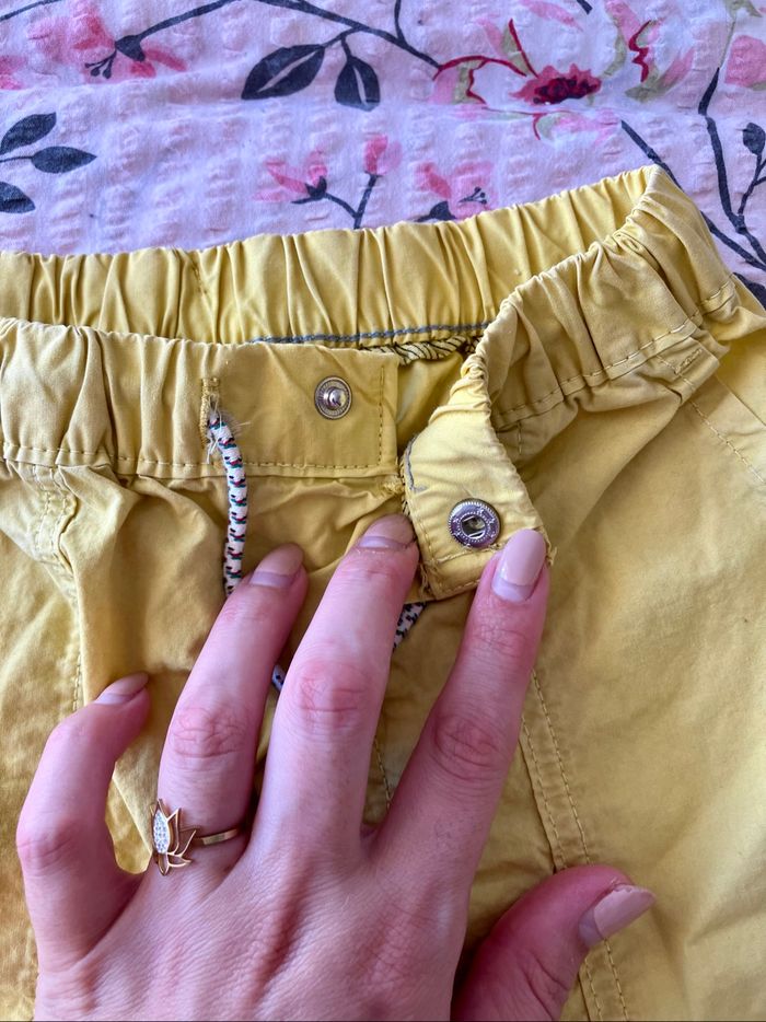 Short jaune 🩳 pour enfant de 7 ans - photo numéro 7