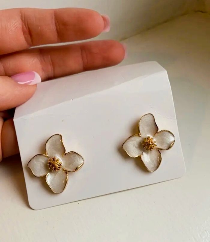 Boucle d'oreille