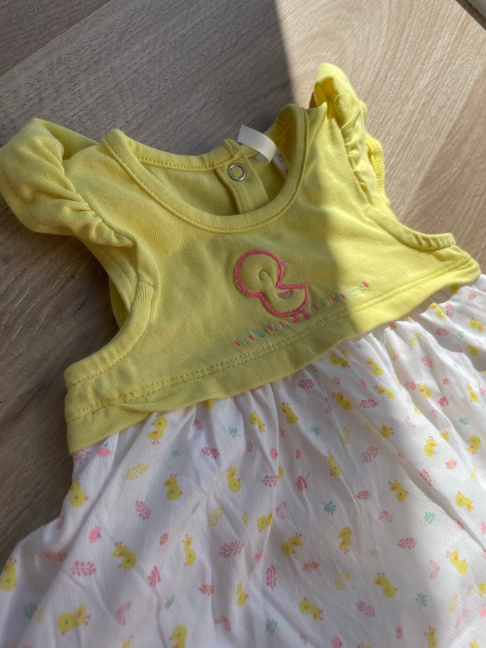 Robe orchestra 3 mois comme neuf - photo numéro 3